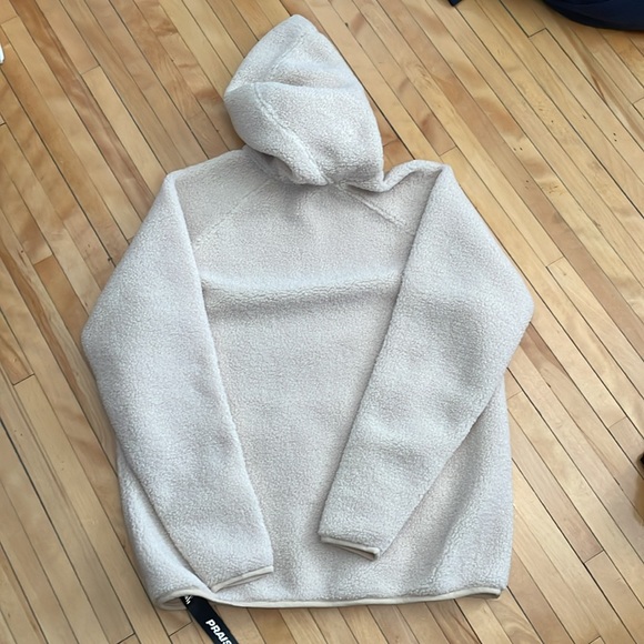 Praise Endurance sweater - Picture 2 of 5